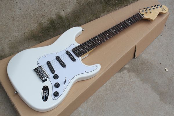 custom shop artist signature guitar, ritchie blackmore, 70s gray white electric guitar, scalloped fingerboard, 3 bolt neck joint
custom shop artist signature guitar, ritchie blackmore, 70s gray white electric guitar, scalloped fingerboard, 3 bolt neck joint