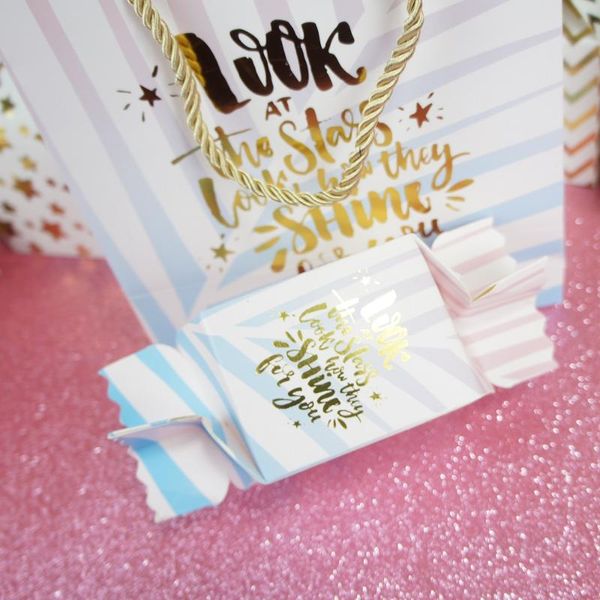 5.8*5.8*7.5m 10pcs pink blue lucky gold paper box candy cookie chocolate gift storage boxes packaging wedding christmas use
5.8*5.8*7.5m 10pcs pink blue lucky gold paper box candy cookie chocolate gift storage boxes packaging wedding christmas use