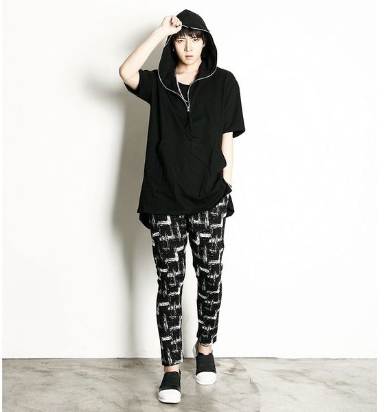 new korean fashion brand personalized zipper hood medium long short sleeve t-shirt hoodie men's summer half sleeve short at front and, White;black
new korean fashion brand personalized zipper hood medium long short sleeve t-shirt hoodie men's summer half sleeve short at front and, White;black