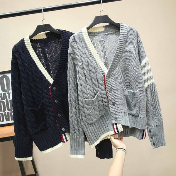 luxury designer brand knitted sweater for women v neck vintage asymmetry wool knitted cardigan sweater lj201114, White;black
luxury designer brand knitted sweater for women v neck vintage asymmetry wool knitted cardigan sweater lj201114, White;black