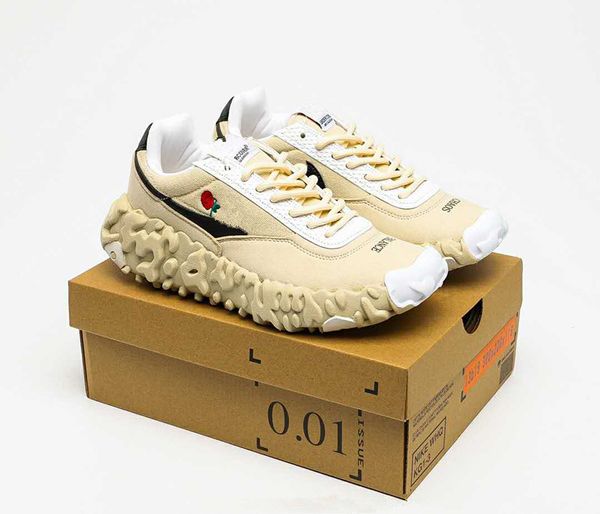 retro casual sports men's and women's shoes adopt intertwined layered design, outstanding cushioning performance, soft and strong, Black
retro casual sports men's and women's shoes adopt intertwined layered design, outstanding cushioning performance, soft and strong, Black