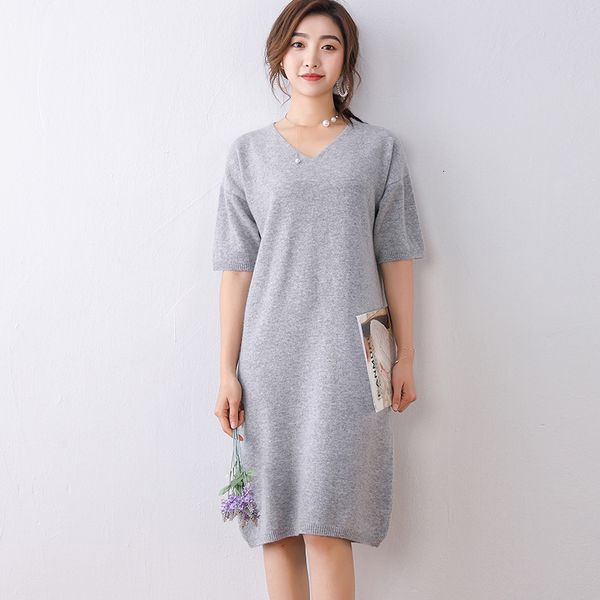 2021 new spring women 100% knitting loose jumpers female long v-neck merino wool es knit clothes 82oh, Black;gray
2021 new spring women 100% knitting loose jumpers female long v-neck merino wool es knit clothes 82oh, Black;gray