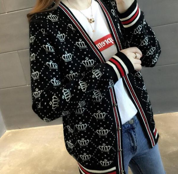 v-neck sweaters fashion designer bee embroidery cardigan long sleeve single breasted contrast color button knitted sweaters, White;black
v-neck sweaters fashion designer bee embroidery cardigan long sleeve single breasted contrast color button knitted sweaters, White;black