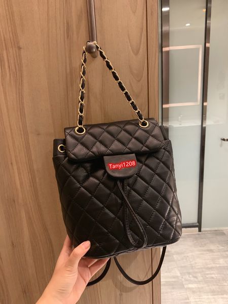 2021 selling backpack bags genuine leather fashion diamond lattice school bag with box
2021 selling backpack bags genuine leather fashion diamond lattice school bag with box