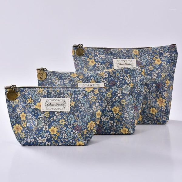 korean version new art graffiti printed cosmetic bag women makeup clut bags female zipper hand bag portable travel make up pouch1
korean version new art graffiti printed cosmetic bag women makeup clut bags female zipper hand bag portable travel make up pouch1