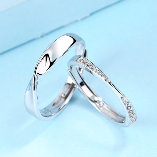 s925 sterling silver couple ring mobius ring for men and women korean version simple inlaid with diamond and movable pair ring engraving
s925 sterling silver couple ring mobius ring for men and women korean version simple inlaid with diamond and movable pair ring engraving