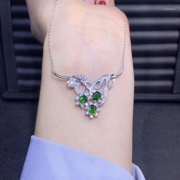 chains natural green diopside necklace gemstone pendant s925 silver trendy special flowers women party gift jewelry1
chains natural green diopside necklace gemstone pendant s925 silver trendy special flowers women party gift jewelry1