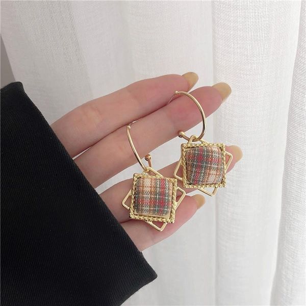 stud square grid earrings qiu dong female fashion personality contracted 2021 tide c shape, Golden;silver
stud square grid earrings qiu dong female fashion personality contracted 2021 tide c shape, Golden;silver