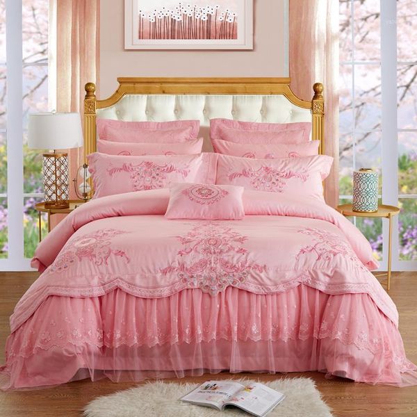 new silk cotton jacquard lace wedding bedding set embroidery lace duvet cover set bed sheet  king size j/6/8/9pcs1 
new silk cotton jacquard lace wedding bedding set embroidery lace duvet cover set bed sheet  king size j/6/8/9pcs1