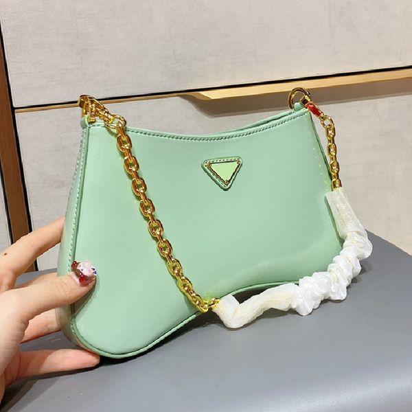 new design fashion classic original single luxury ladies patent leather armpit bag chain messenger wallet ing, Black
new design fashion classic original single luxury ladies patent leather armpit bag chain messenger wallet ing, Black