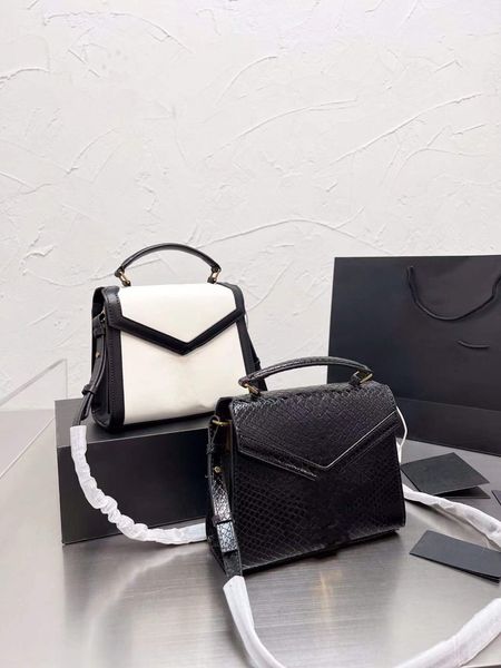 2022designer bag super popular hit color retro high-quality leather hand-held letter chain bag ladies luxury fashion handbags
2022designer bag super popular hit color retro high-quality leather hand-held letter chain bag ladies luxury fashion handbags