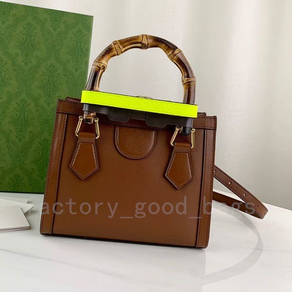 designers luxurys fashion tote shoulder bags new woman bamboo bag famous designer brand handbag ladies luxury totes purse simple trapeze wom
designers luxurys fashion tote shoulder bags new woman bamboo bag famous designer brand handbag ladies luxury totes purse simple trapeze wom