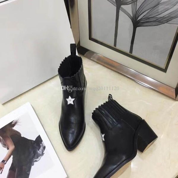2018 new high-end boots, high-end luxury display, fashion fad artifact with high 5.5cm black size 35-40+ box
2018 new high-end boots, high-end luxury display, fashion fad artifact with high 5.5cm black size 35-40+ box
