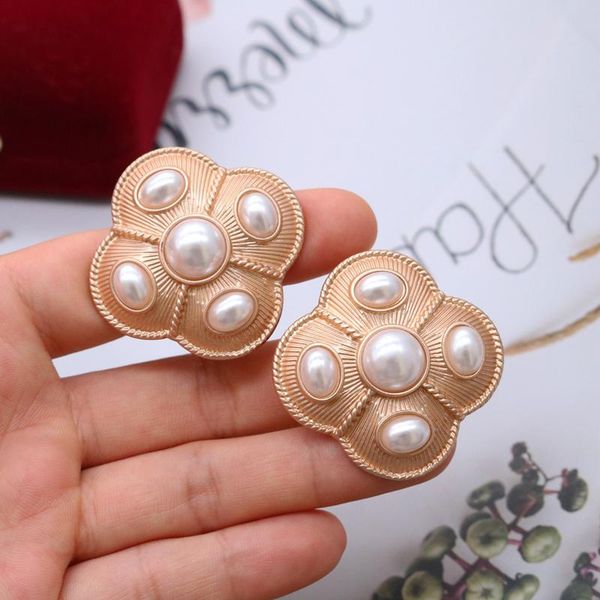 stud fashion big metal statement earrings imitation pearl chunky punk vintage for female girl, Golden;silver
stud fashion big metal statement earrings imitation pearl chunky punk vintage for female girl, Golden;silver