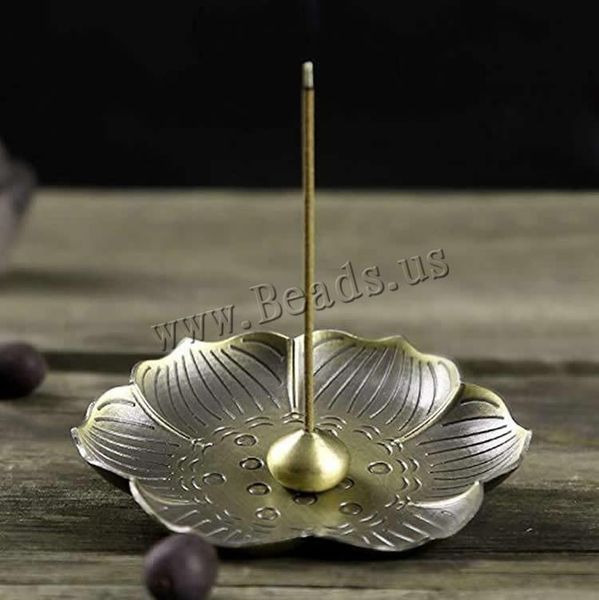 1pcs traditional ceramic incense burner stick holder incense base plug stand creative home decor furnace base
1pcs traditional ceramic incense burner stick holder incense base plug stand creative home decor furnace base