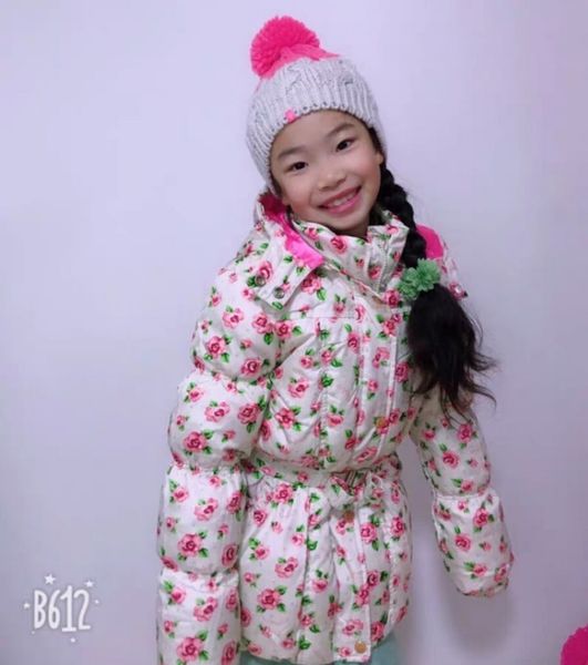 100-140 girls' waist elastic sleeve hood detachable mid length down jacket winter warm coat, Blue;gray
100-140 girls' waist elastic sleeve hood detachable mid length down jacket winter warm coat, Blue;gray