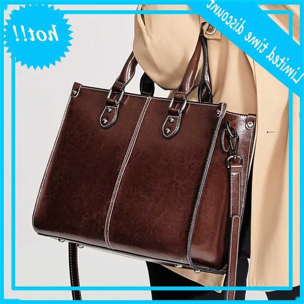 2020 new oil wax stitched women's style leather versatile portable one shoulder messenger bag
2020 new oil wax stitched women's style leather versatile portable one shoulder messenger bag