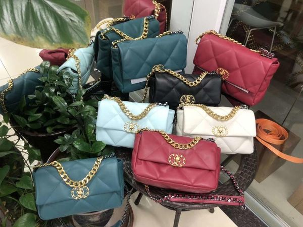 2020 the new style fashion vingate genuine cow leather women handbag one shoulder bag crossbody bag 6 color 26cm
2020 the new style fashion vingate genuine cow leather women handbag one shoulder bag crossbody bag 6 color 26cm