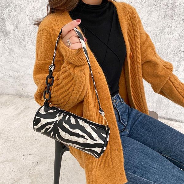 shoulder bags vintage women handbags fashionable milk cow pattern cylinder street underarm cute 2021
shoulder bags vintage women handbags fashionable milk cow pattern cylinder street underarm cute 2021