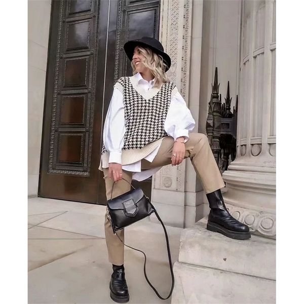 new autumn winter women vest sweater v-neck plaid sleeveless knitted chic sweater casual woman pullover y201128, White;black
new autumn winter women vest sweater v-neck plaid sleeveless knitted chic sweater casual woman pullover y201128, White;black