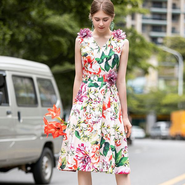 2021 spring and summer three-dimensional decoration flowers composed print sleeveless low v sleeves in medium length e3dd, Black;gray
2021 spring and summer three-dimensional decoration flowers composed print sleeveless low v sleeves in medium length e3dd, Black;gray