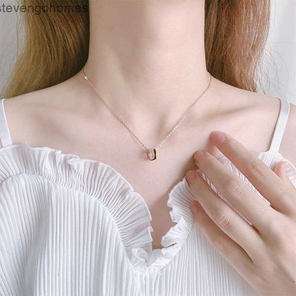 high-end s925 silver two-color small waist cross necklace transfer pearl women's fashion personality pendant
high-end s925 silver two-color small waist cross necklace transfer pearl women's fashion personality pendant
