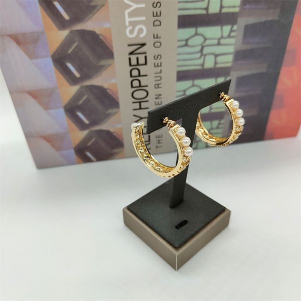 gift box earrings new exaggerated atmosphere light luxury french earrings fashion geometric pearl half circle earrings female, Golden
gift box earrings new exaggerated atmosphere light luxury french earrings fashion geometric pearl half circle earrings female, Golden