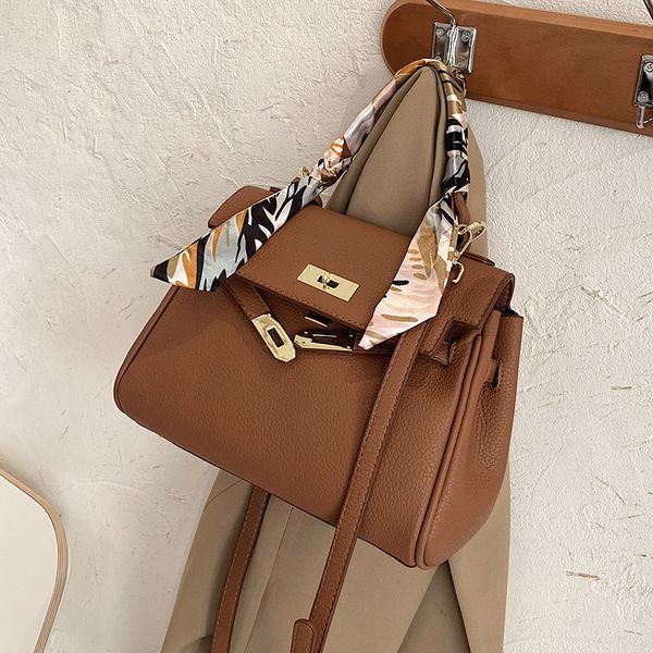 internet celebrity bags womens bag 2020 autumn and winter new fashion all-match messenger bag portable birkin bag european and american cros
internet celebrity bags womens bag 2020 autumn and winter new fashion all-match messenger bag portable birkin bag european and american cros