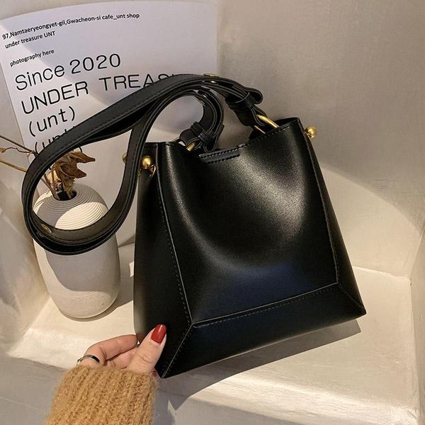 VeryMe High Capacity Lady Travel Handbags Solid Color Leather Tote Pack Women Shoulder Messenger Handle Bags Tasche Damen Leder
VeryMe High Capacity Lady Travel Handbags Solid Color Leather Tote Pack Women Shoulder Messenger Handle Bags Tasche Damen Leder