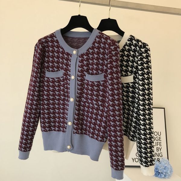 2021 new retro kong-style houndstooth pattern lazy style net red sweater knitted cardigan jacket female korean texture wjbo, White;black
2021 new retro kong-style houndstooth pattern lazy style net red sweater knitted cardigan jacket female korean texture wjbo, White;black