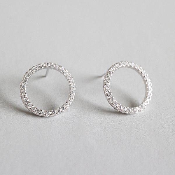 100% pure 925 sterling silver zircon stud earrings for ladies women korean hollow round circle earring fine jewelry yme299, Golden;silver
100% pure 925 sterling silver zircon stud earrings for ladies women korean hollow round circle earring fine jewelry yme299, Golden;silver