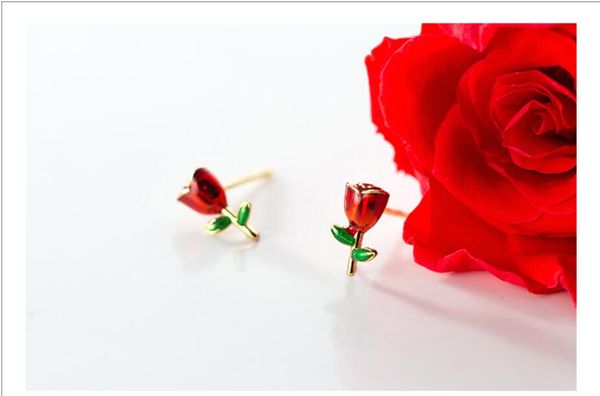 2020 new s925 white fungus nail female korean version of the small fresh forest sweet red rose temperament literary gift 280, Golden;silver
2020 new s925 white fungus nail female korean version of the small fresh forest sweet red rose temperament literary gift 280, Golden;silver