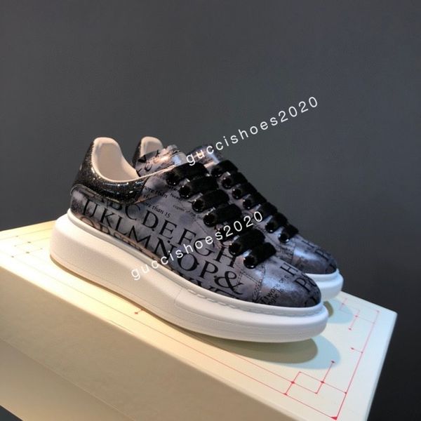 2022 men women designer casual shoes platform sneakers crystal bottom black dad grey red pink blue green light tan oreo mens trainers sports, Black;red
2022 men women designer casual shoes platform sneakers crystal bottom black dad grey red pink blue green light tan oreo mens trainers sports, Black;red