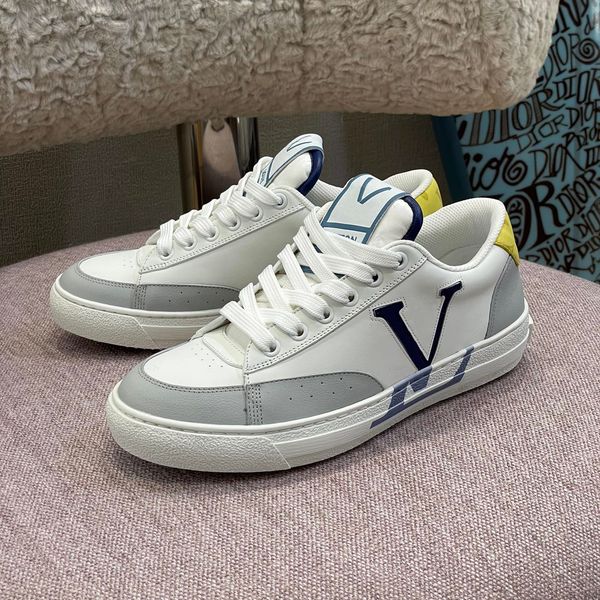 women and men's shoes scasual sneaker couples contracted unique design shoe with box, Red;white
women and men's shoes scasual sneaker couples contracted unique design shoe with box, Red;white