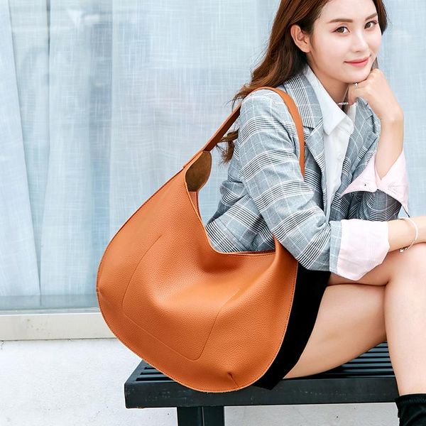 shoulder bags 2021 women's european and american fashion ladies crescent bag simple portable
shoulder bags 2021 women's european and american fashion ladies crescent bag simple portable