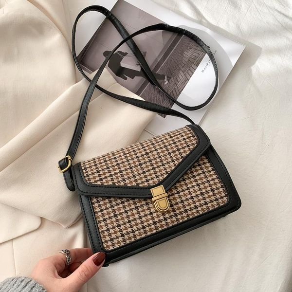 shoulder bags vintage women hand bag pu leather crossbody for 2021 chain messenger female travel lock handbags
shoulder bags vintage women hand bag pu leather crossbody for 2021 chain messenger female travel lock handbags
