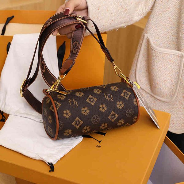2022 factory wholesale burst small female old flower broadband cylindrical live broadcast new light luxury texture diagonal bag
2022 factory wholesale burst small female old flower broadband cylindrical live broadcast new light luxury texture diagonal bag