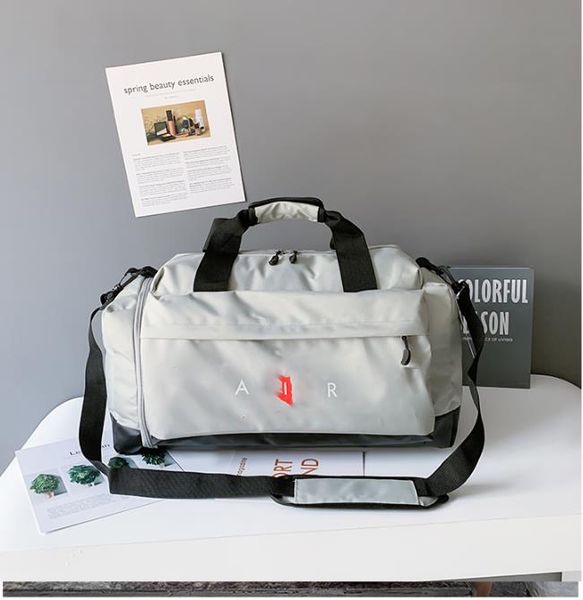 sport style handbags duffel bags travel bags fashion large capacity man luggage designer gym satchel bucket mulitfunctional
sport style handbags duffel bags travel bags fashion large capacity man luggage designer gym satchel bucket mulitfunctional