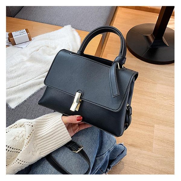 cross body women's shoulder bag luxury designer pu leather 2021 fashion handbag straddle solid color girl's purse travel
cross body women's shoulder bag luxury designer pu leather 2021 fashion handbag straddle solid color girl's purse travel