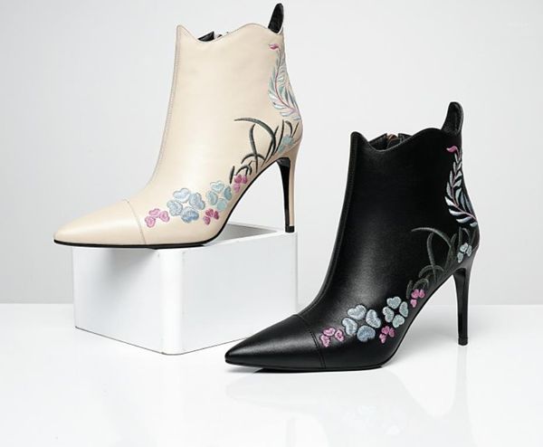 2020 new fashion cowhide tip, stitching ethnic style stiletto heels for women1, Black
2020 new fashion cowhide tip, stitching ethnic style stiletto heels for women1, Black