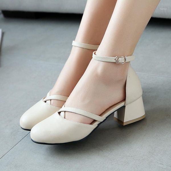 plus size 34-46 low heels sandals women ankle strap summer shoes female plus size 43 block heels women shoes 2020 casual sandals1, Black
plus size 34-46 low heels sandals women ankle strap summer shoes female plus size 43 block heels women shoes 2020 casual sandals1, Black