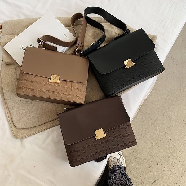 retro lock large capacity casual womens bag 2020 autumn and winter new korean fashion trendy shoulder oblique card underarm bag
retro lock large capacity casual womens bag 2020 autumn and winter new korean fashion trendy shoulder oblique card underarm bag