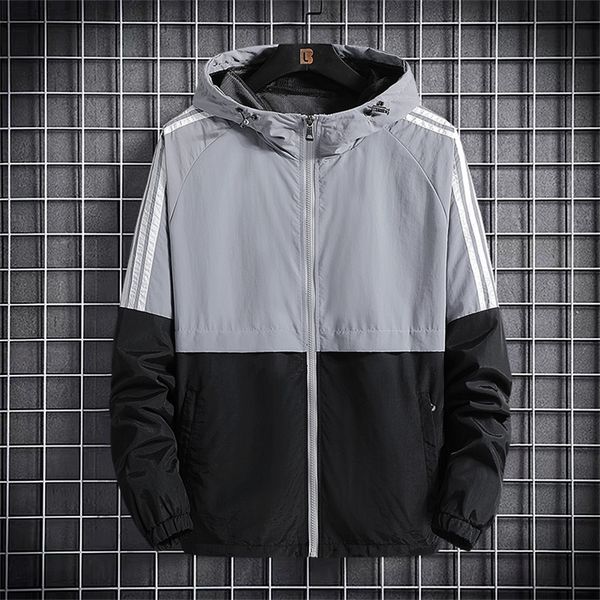 new spring summer bomber hooded jacket men casual slim patchwork windbreaker jacket male outwear zipper thin coat brand clothing 201218, Black;brown
new spring summer bomber hooded jacket men casual slim patchwork windbreaker jacket male outwear zipper thin coat brand clothing 201218, Black;brown