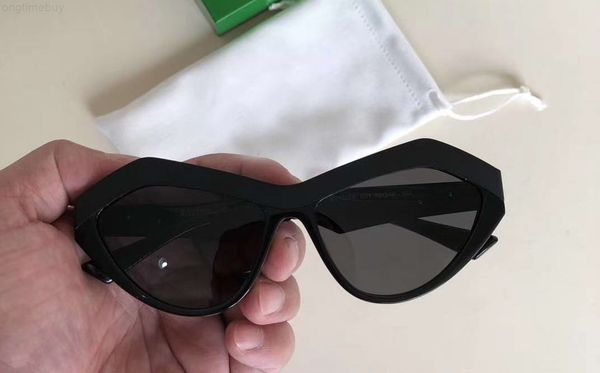 des 1055s silver crystal sunglasses 2020 fashion glasses lunettes de soleil womensunglasses uv400 protection with box, White;black
des 1055s silver crystal sunglasses 2020 fashion glasses lunettes de soleil womensunglasses uv400 protection with box, White;black