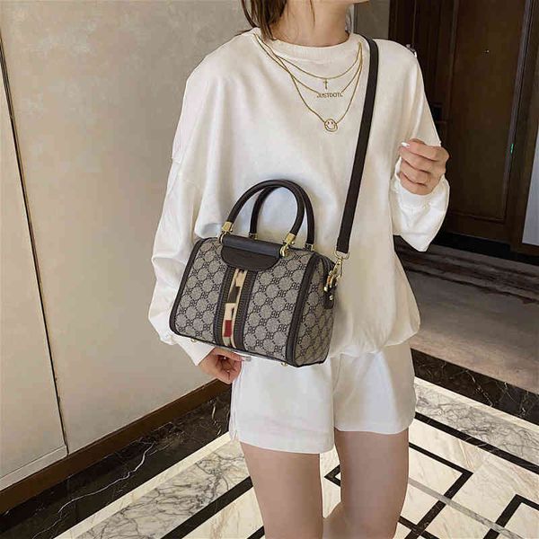 2022 factory wholesale boston vintage women's versatile net red hand large capacity one shoulder messenger pillow bag
2022 factory wholesale boston vintage women's versatile net red hand large capacity one shoulder messenger pillow bag