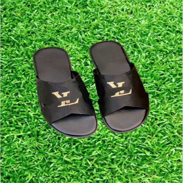 2022 designer luxury slides mens slippers correct flower printing leather ladies flip flops black white red with box dust bag fashion men sh
2022 designer luxury slides mens slippers correct flower printing leather ladies flip flops black white red with box dust bag fashion men sh