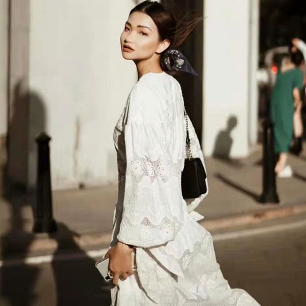2021 spring new retro-etheric style water soluble hollow flower neckline v long sleeve bowknot strain in medium length eclt, Black;gray
2021 spring new retro-etheric style water soluble hollow flower neckline v long sleeve bowknot strain in medium length eclt, Black;gray