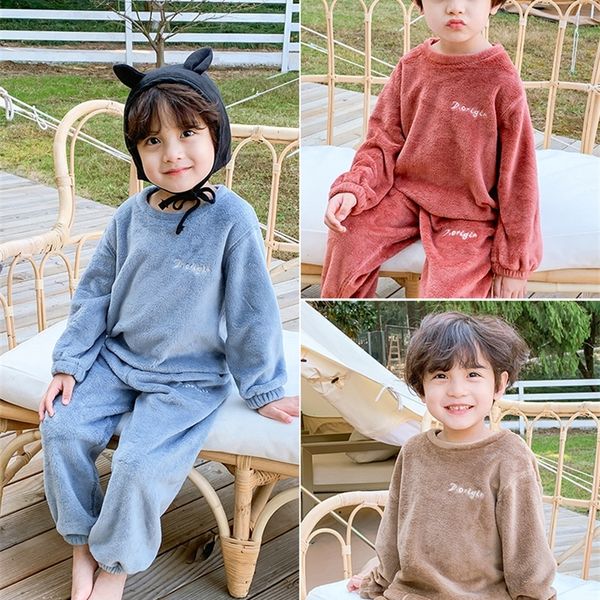 children's clothes at home baby 2019 autumn and winter pajamas boys korean flannel suit boy two-piece set lj201216, Blue;red
children's clothes at home baby 2019 autumn and winter pajamas boys korean flannel suit boy two-piece set lj201216, Blue;red