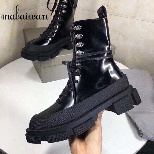 mabaiwan 2020 black fashion chunky ankle boots women platform autumn winter lace up shoes women designer female motorcycle boots
mabaiwan 2020 black fashion chunky ankle boots women platform autumn winter lace up shoes women designer female motorcycle boots