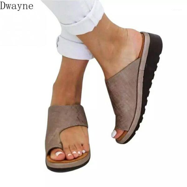 2020 new wedge heel toe light thick sole outer wear sandals and slippers for children1, Black
2020 new wedge heel toe light thick sole outer wear sandals and slippers for children1, Black